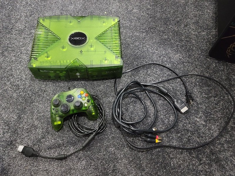 XBOX Halo Edition Green with Xenium Ice modchip and solderless adapter ...